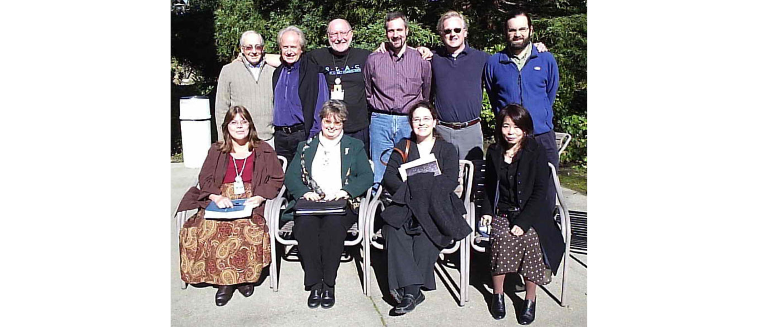 Zdjęcie 1. Członkowie uczestniczący w spotkaniu Lightsources.org w 2006 r. zorganizowanym przez Advanced Photon Source (APS) w Illinois, USA.